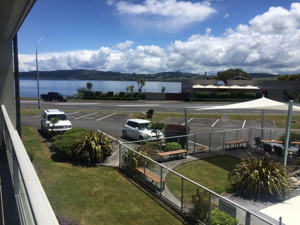 Lake Terrace Apartment Taupo Luaran gambar