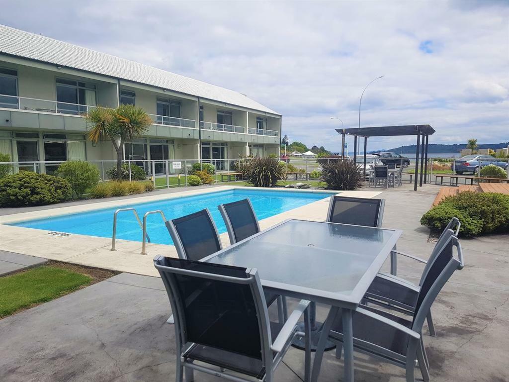 Lake Terrace Apartment Taupo Luaran gambar